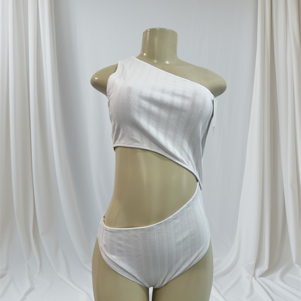 Zara White One-Shoulder Cutout top